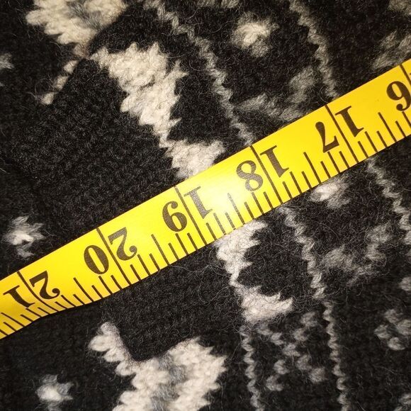 Vintage Fair Isle black & white knit 100% wool sweater - Picture 6 of 8